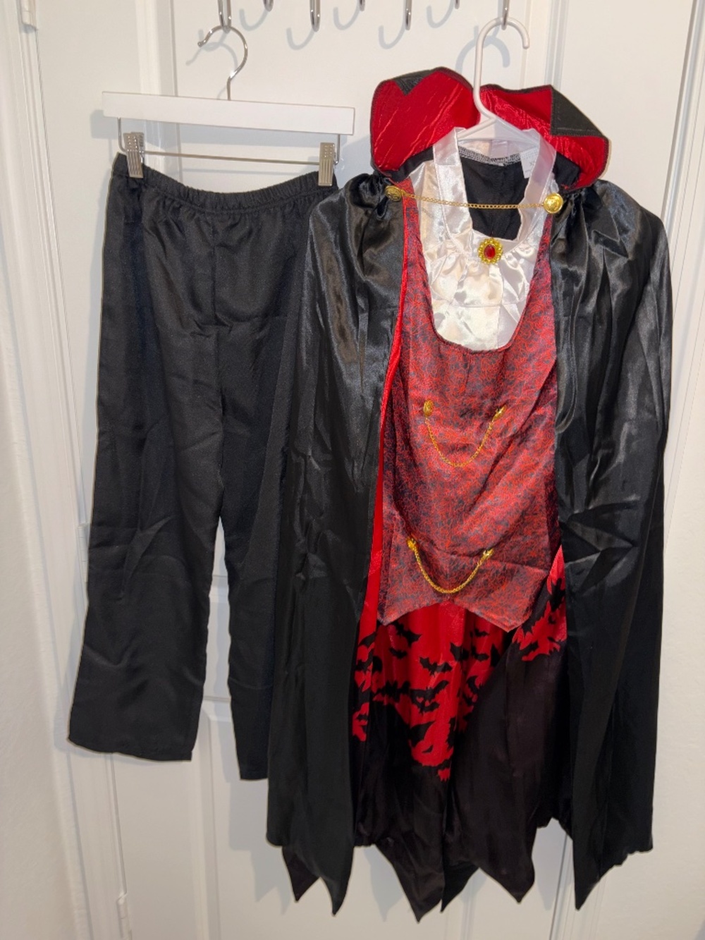 NWOT 3 Piece Set Boys Scary Vampire Prince Bat For Halloween Costumes Size XL